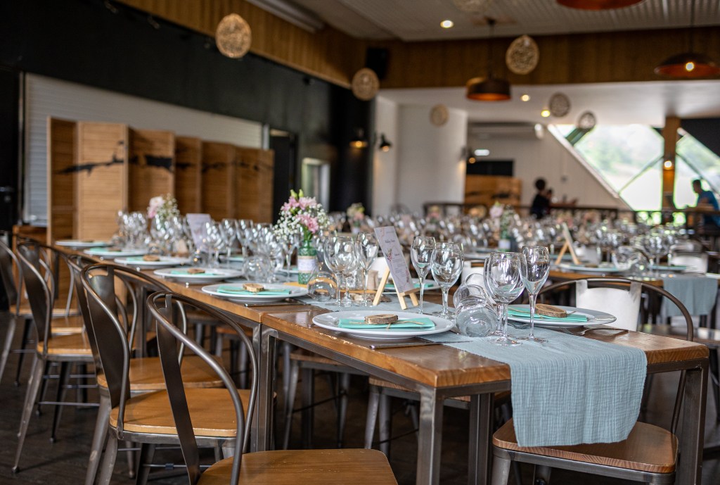 O'Givréss mariage en intérieur à la montagne